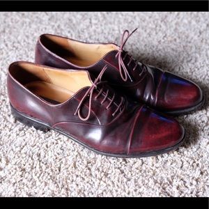 Distressed Leather Burgundy Oxfords (Men’s 8M)